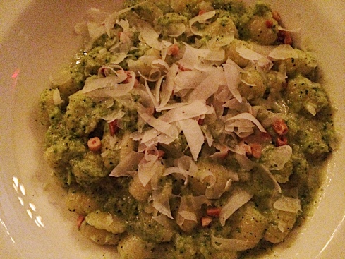 Conchiglie is for green-lovers. And while verde is my favorite color, the charred broccoli pesto might be a bit too one-note for me. Still, the noodle--a cross between a chickpea and an olive--is a rarity.